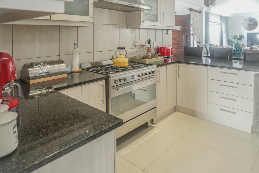3 Bedroom Property for Sale in Jakarandas Western Cape